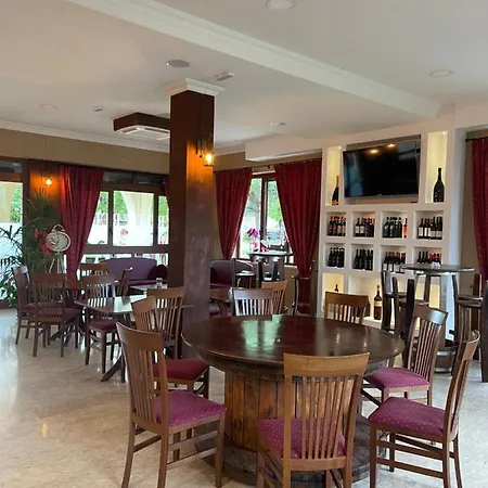 Divino Bistrot E Relais Lenola
