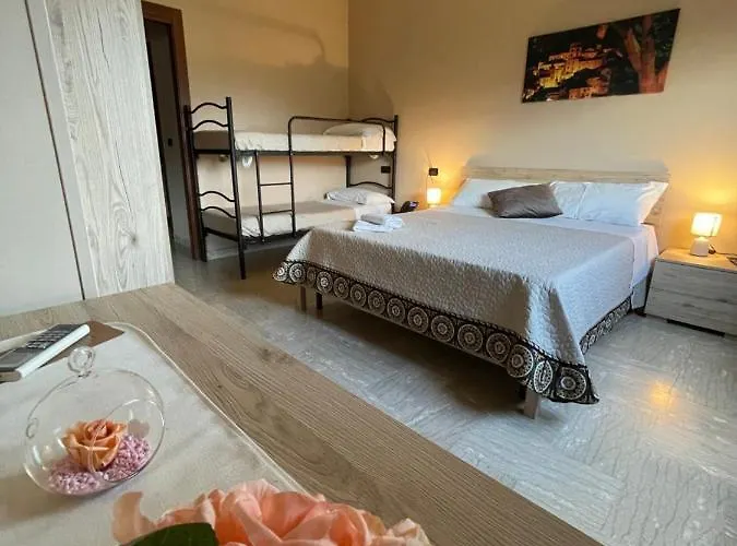 Divino Bistrot E Relais Penzion Lenola